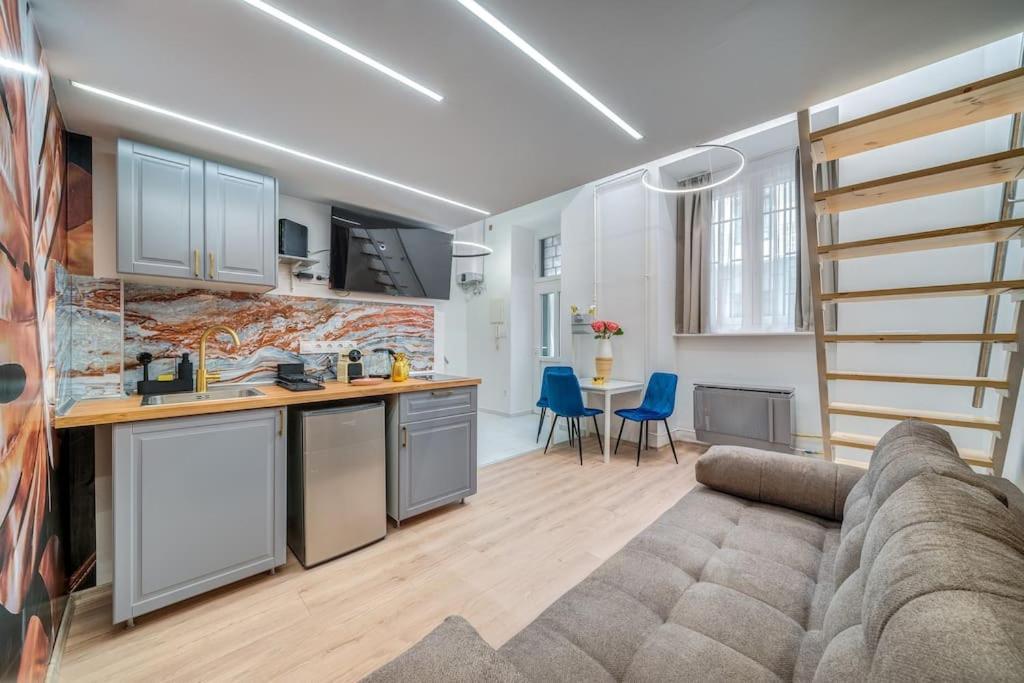 Loft 8 - Cozy Stylish Stay With Parking — Photos 3